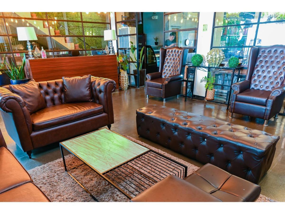 تاجيتاي Capital O 890 Nami Hotel Tagaytay المظهر الخارجي الصورة