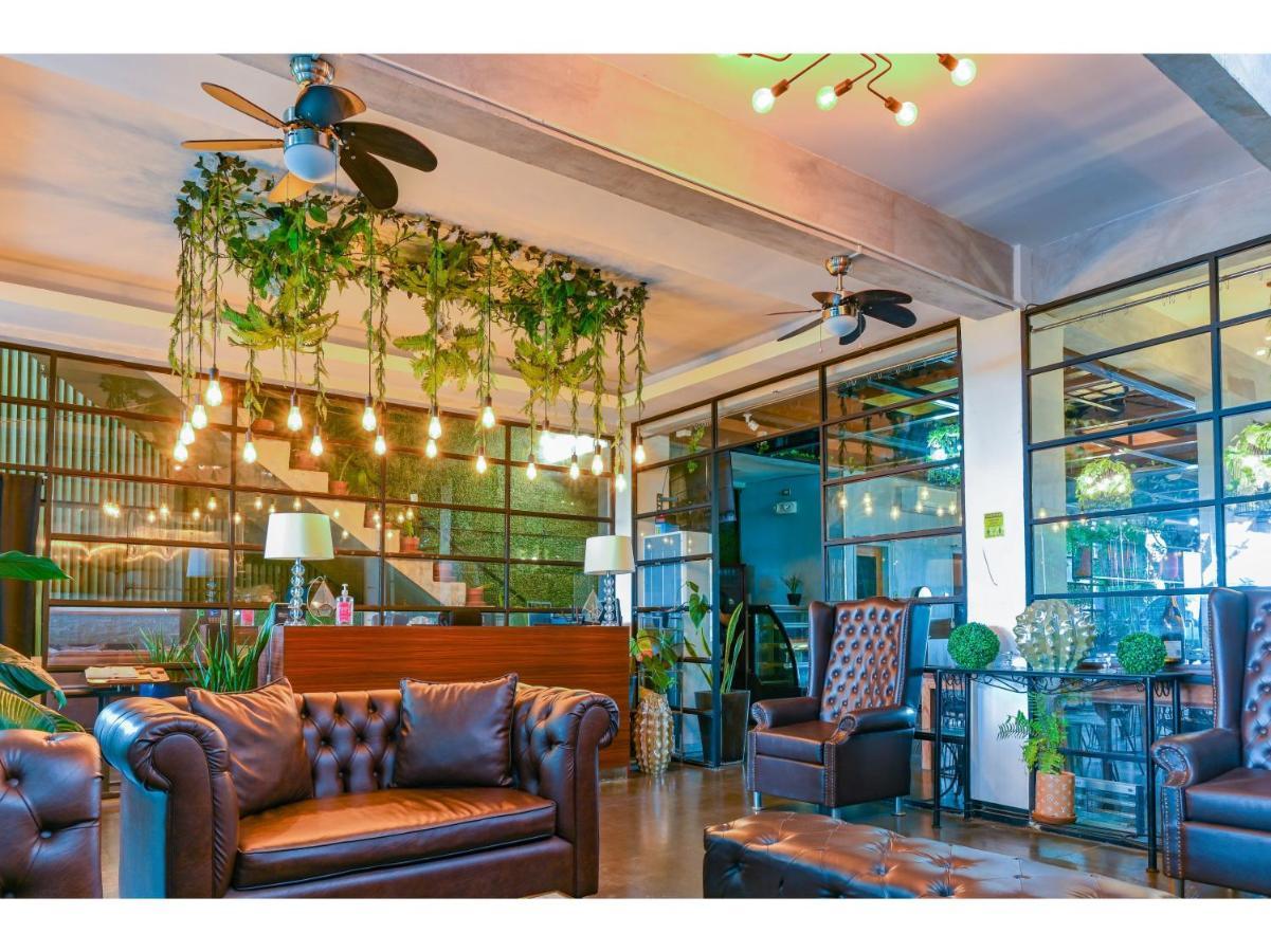 تاجيتاي Capital O 890 Nami Hotel Tagaytay المظهر الخارجي الصورة