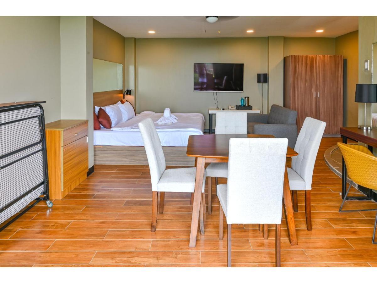 تاجيتاي Capital O 890 Nami Hotel Tagaytay المظهر الخارجي الصورة