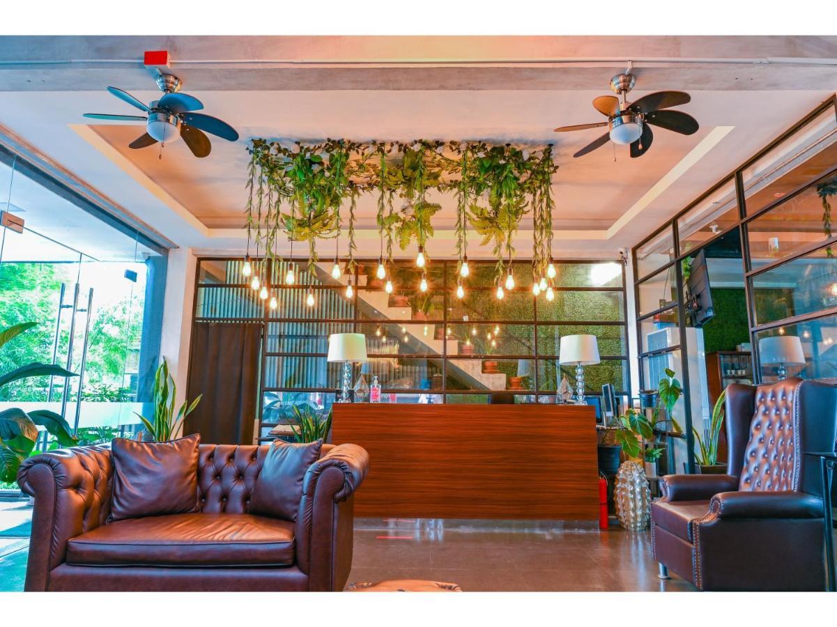 تاجيتاي Capital O 890 Nami Hotel Tagaytay المظهر الخارجي الصورة